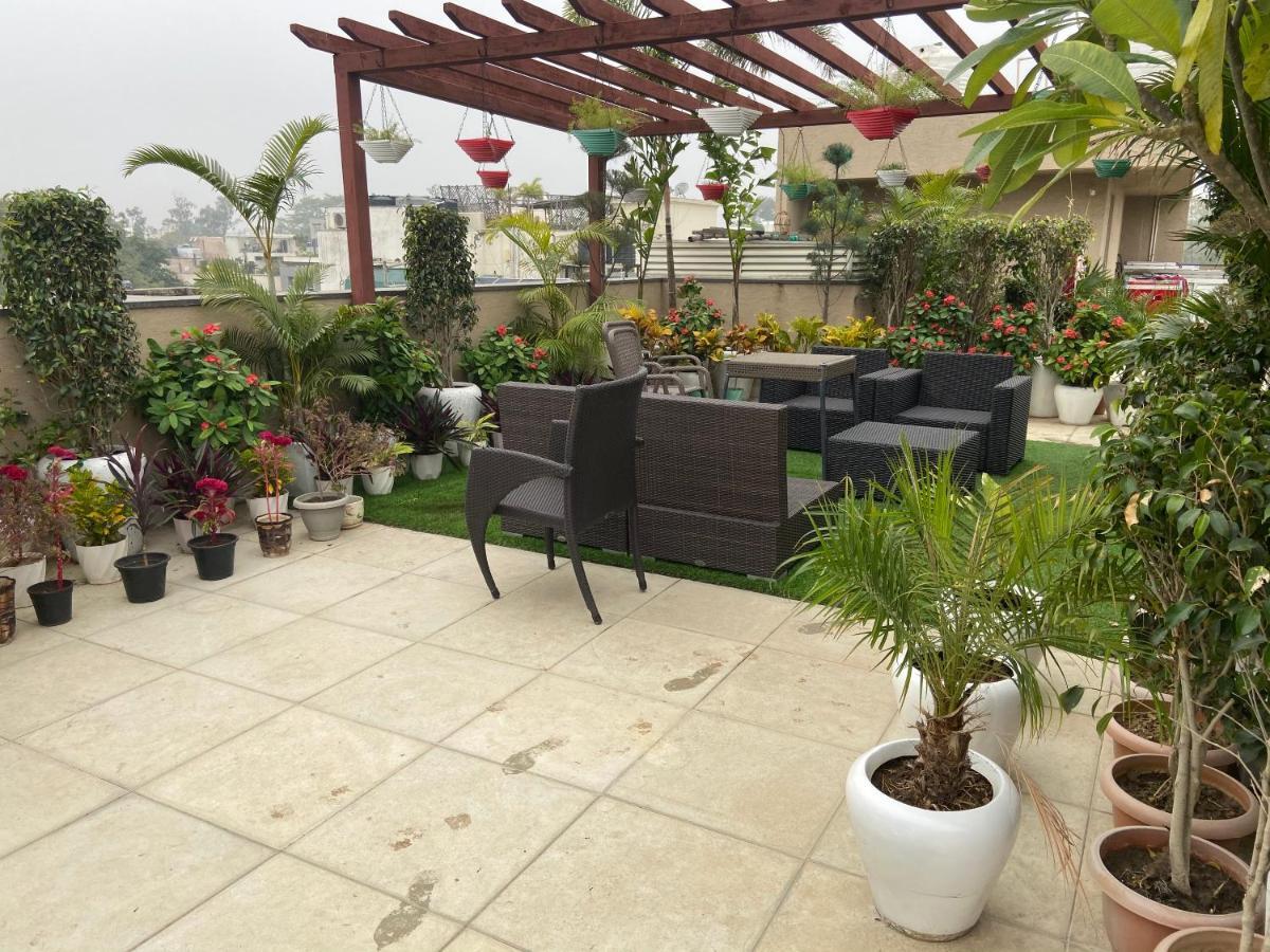 Art House Vasant Vihar New Delhi Bed & Breakfast Bagian luar foto