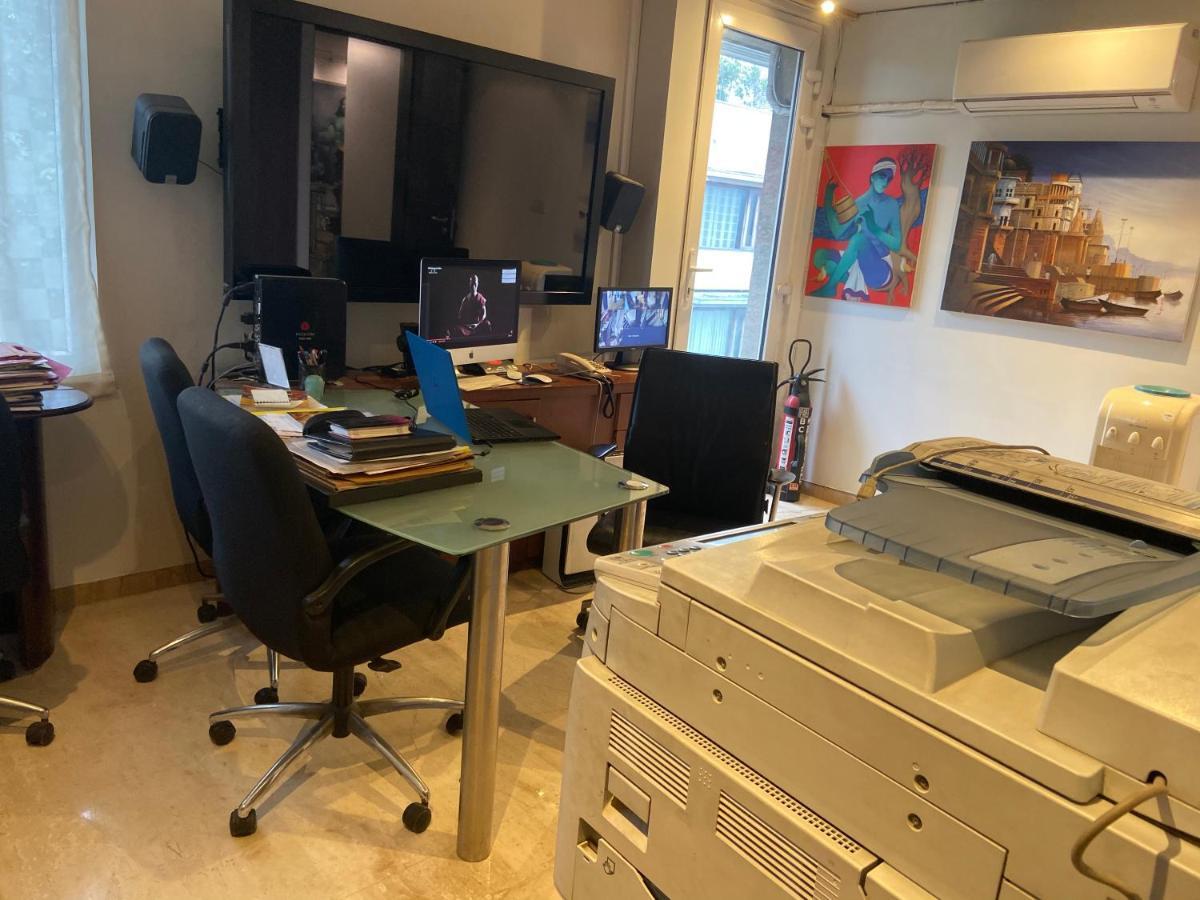 Art House Vasant Vihar New Delhi Bed & Breakfast Bagian luar foto