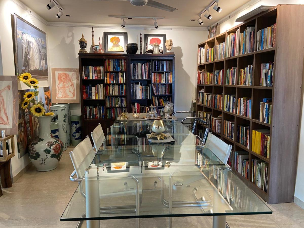 Art House Vasant Vihar New Delhi Bed & Breakfast Bagian luar foto