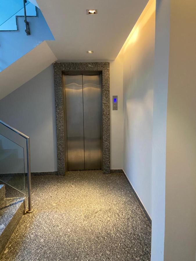 Art House Vasant Vihar New Delhi Bed & Breakfast Bagian luar foto