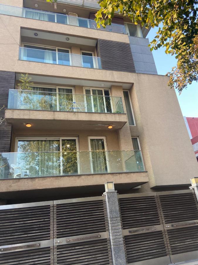 Art House Vasant Vihar New Delhi Bed & Breakfast Bagian luar foto